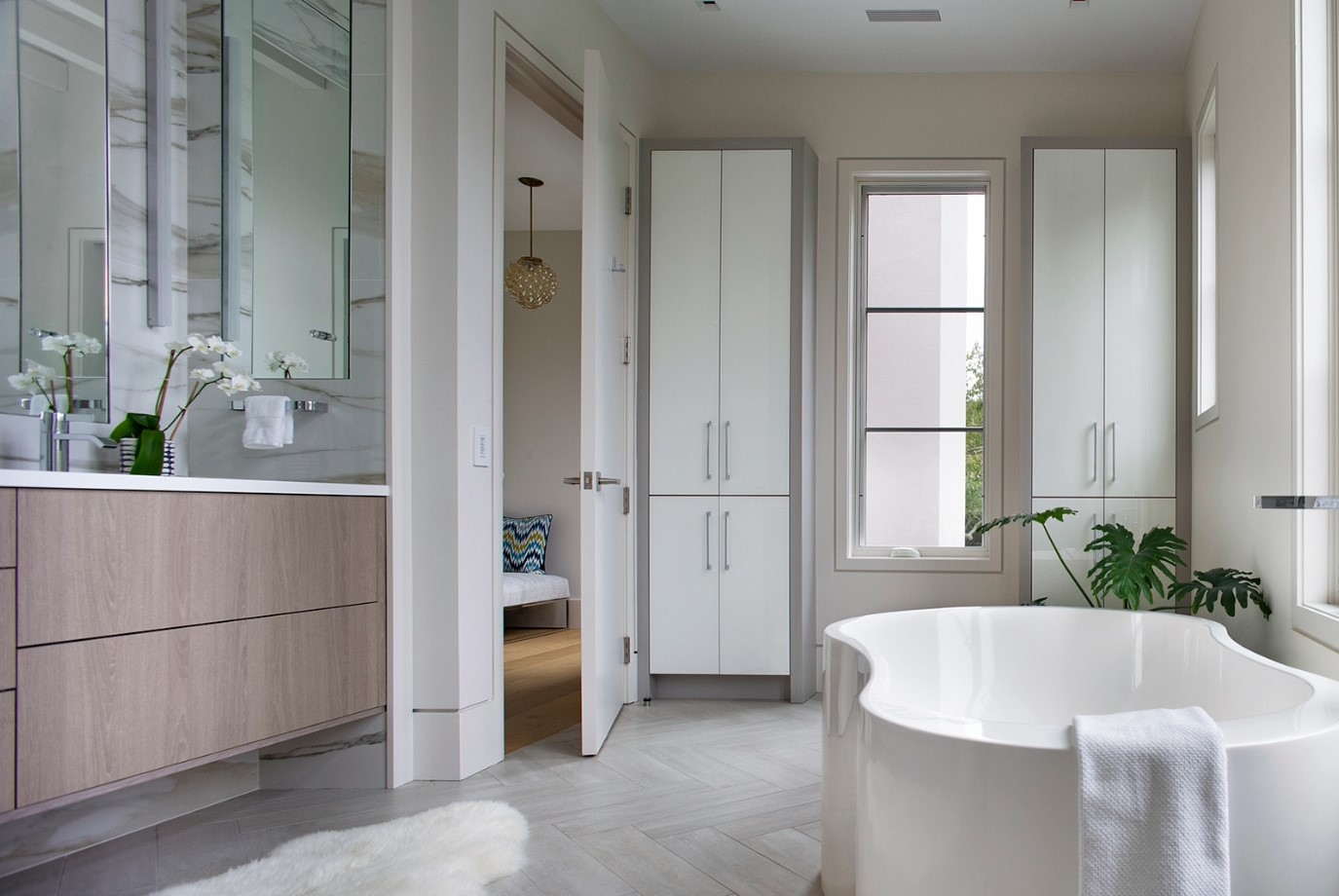 Bespoke Beauty on the Cove Primary Bath